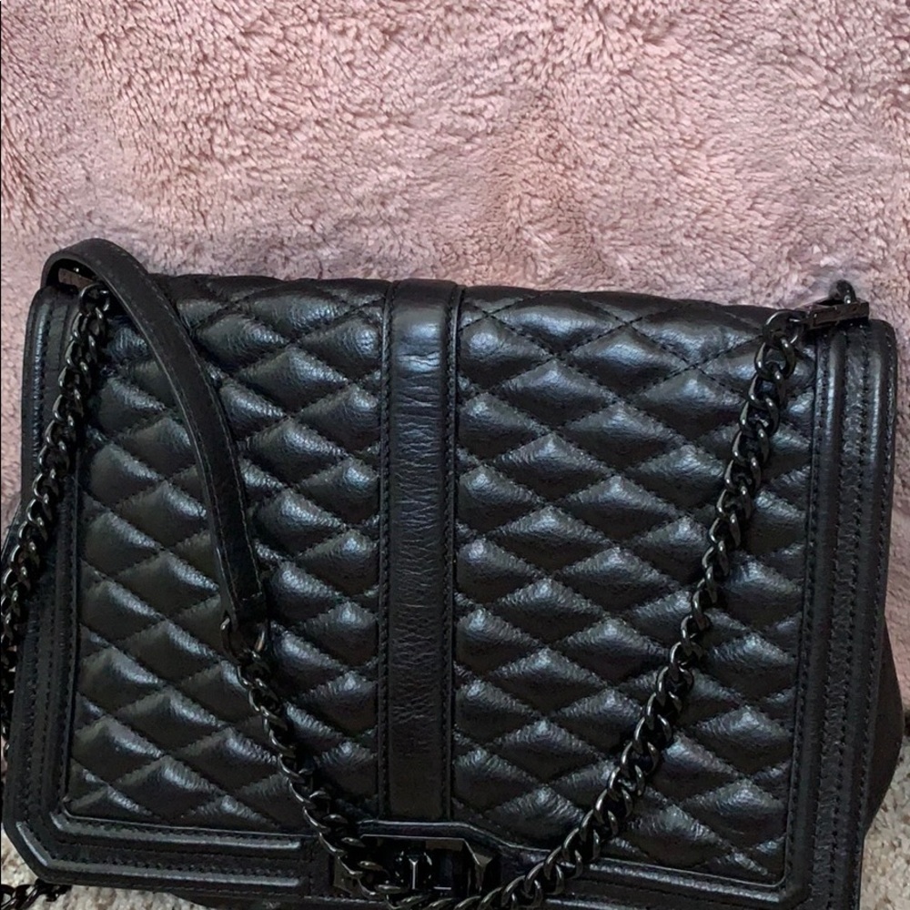 A black purse in great shape.